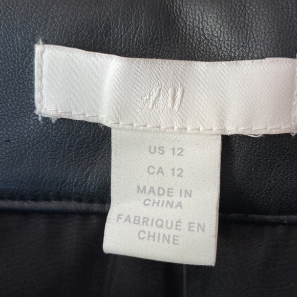 New..H&M black pleather mini skirt - Picture 6 of 8